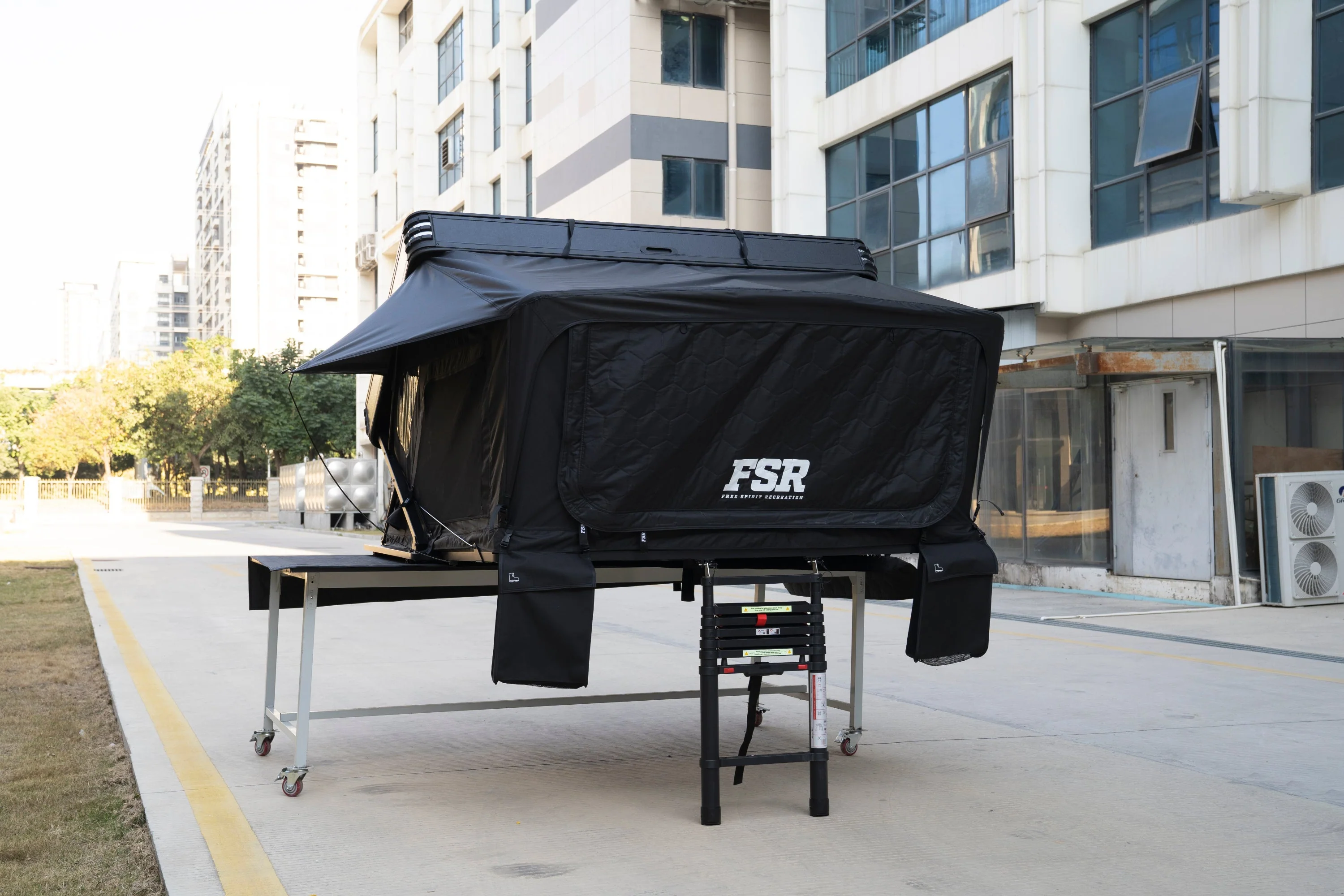 Freespirit Recreation Kali King - Rooftop tent - Image 16