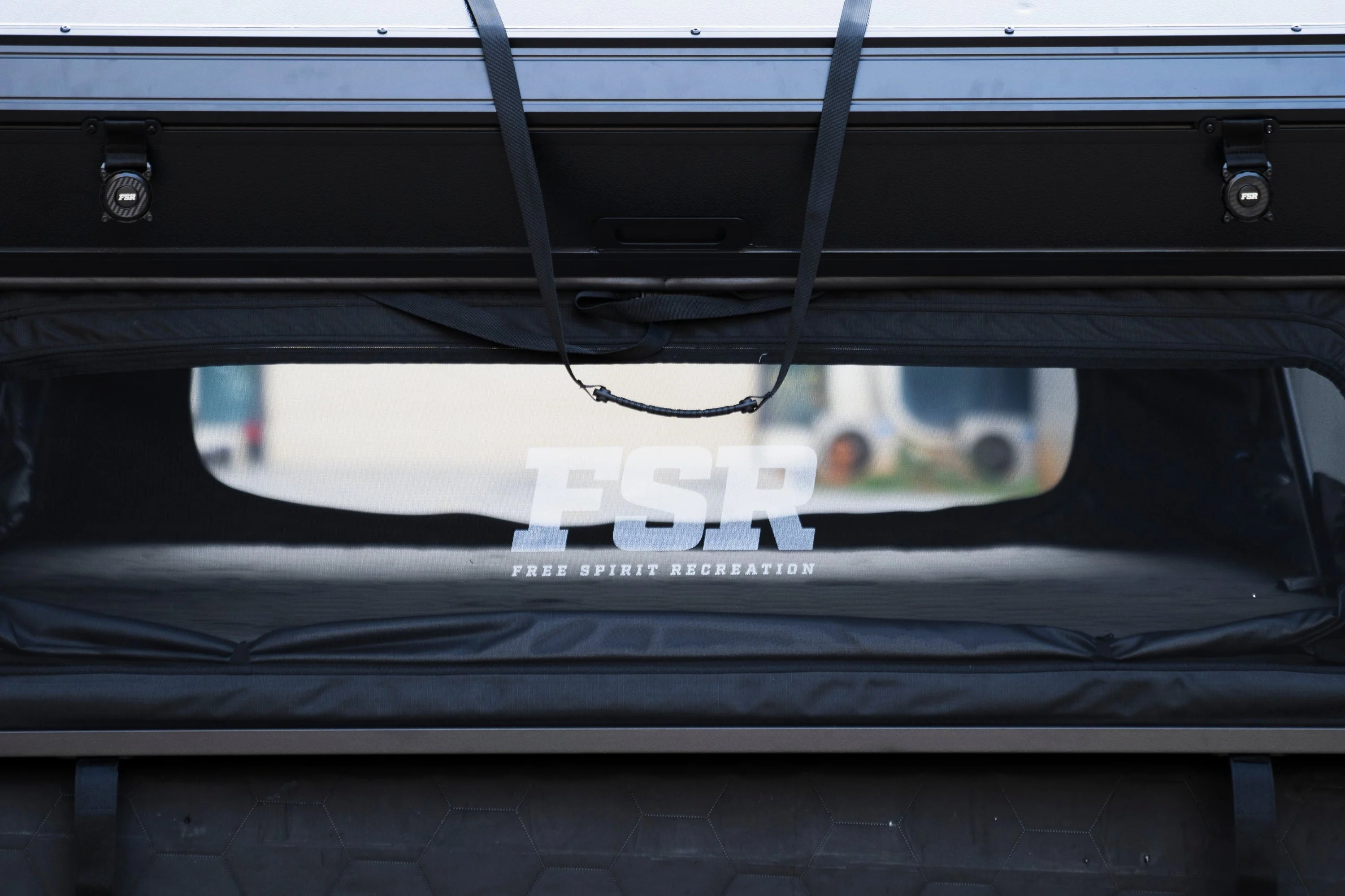 Freespirit Recreation Kali King - Rooftop tent - Image 8